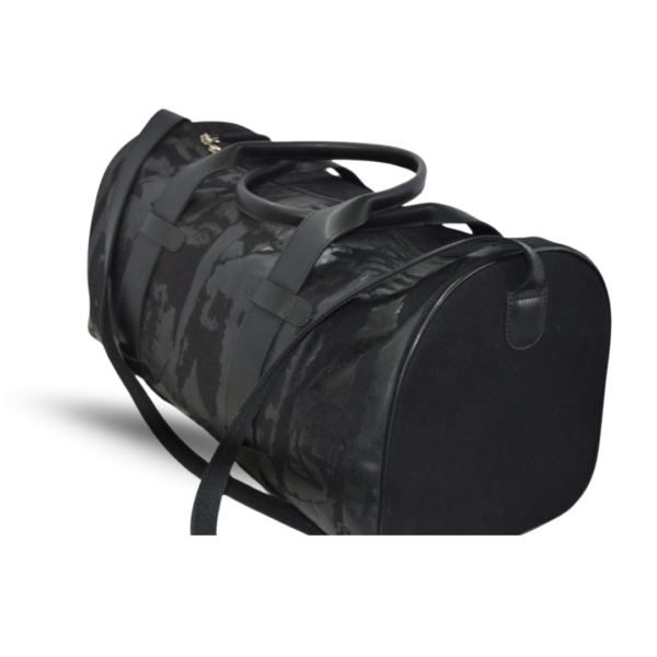 vlack duffle bag